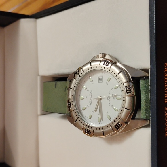Brooks Brothers watch (running) w/Shell Cordovan Horween strap - Picture 2 of 6